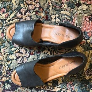 Sole Society Black and Tan Mules Timeless Design